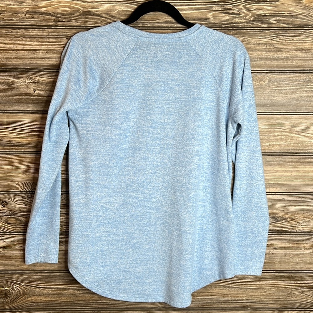 American Eagle Women’s Soft long sleeved shirt - Picture 3 of 4